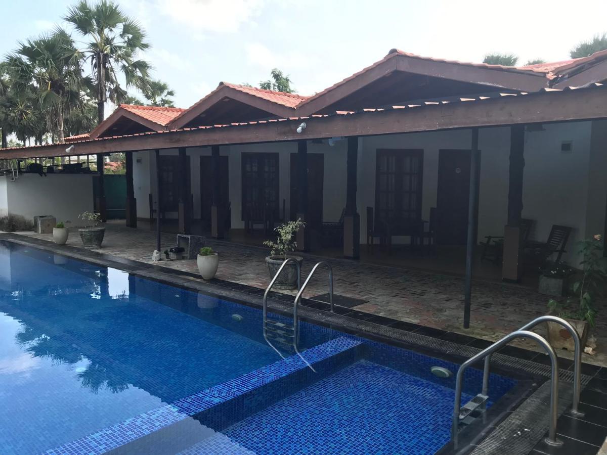 Paris Garden Resort تريكونامالاي المظهر الخارجي الصورة