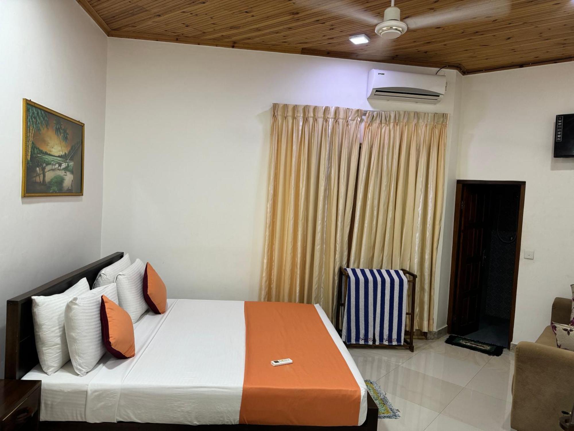 Paris Garden Resort تريكونامالاي المظهر الخارجي الصورة