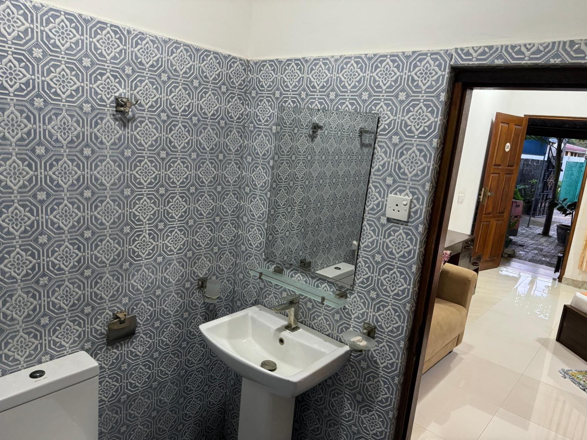 Paris Garden Resort تريكونامالاي المظهر الخارجي الصورة
